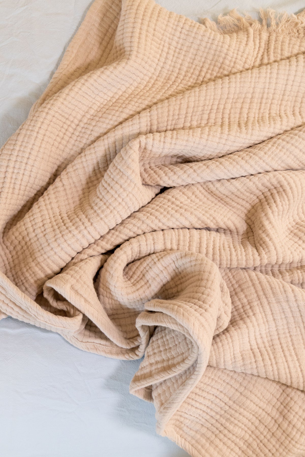 Throw and Blankets