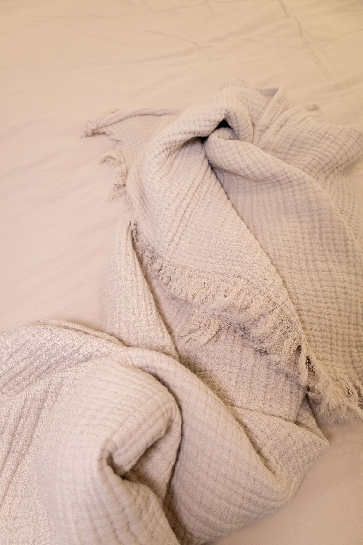 Throw and Blankets